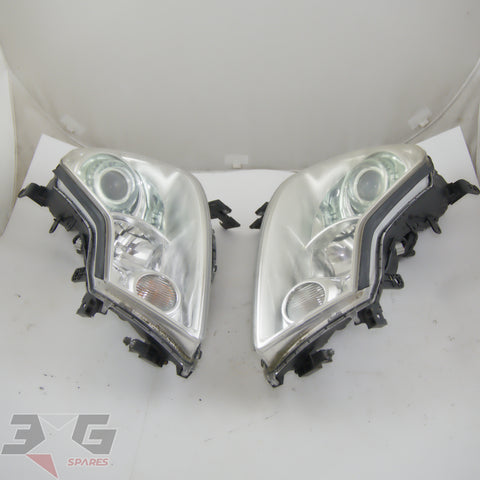 OEM Nissan Y50 Fuga HID xenon headlight set, Stanley P3994, suits Infiniti M35 M45 2004–2006.
